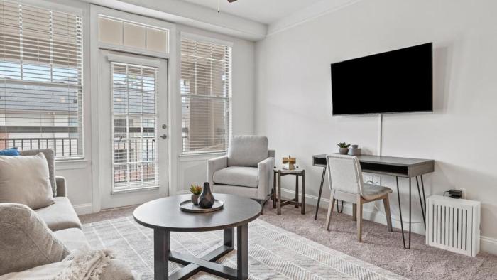 Landing Modern Apartment with Amazing Amenities (ID8773X70)