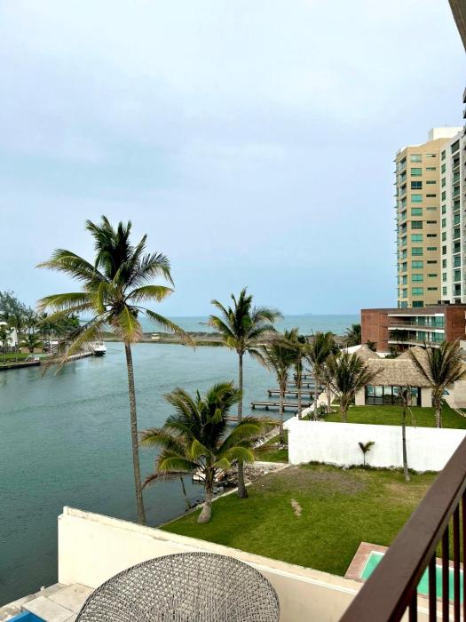 Vista al mar, Alberca, Netflix, Playa - Facturamos