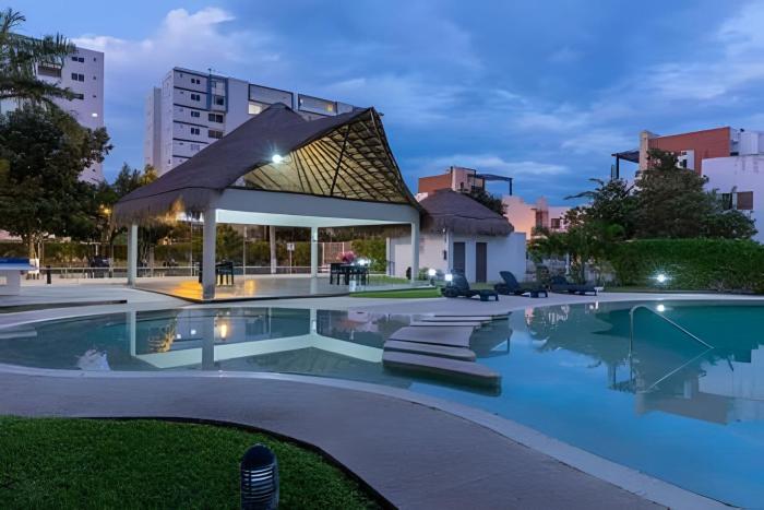 Exclusive building 6 people 3 cable televisions 3 swimming pools balcony,