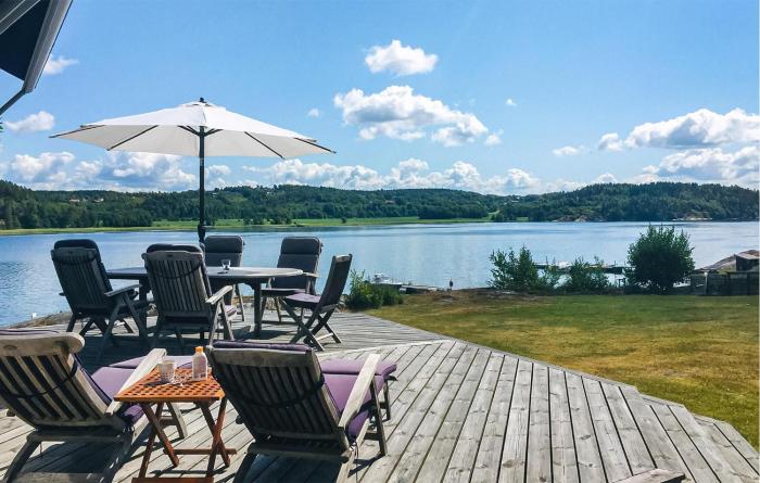 Three-Bedroom Holiday Home In Brastad