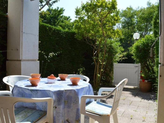 Studio cosy avec terrasse à 100m de la plage - 4 couchages, parking, animaux acceptés - FR-1-251-572