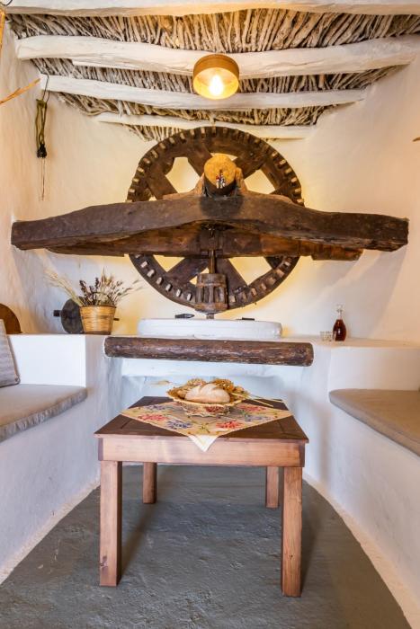 AXONI WINDMILL HOUSE