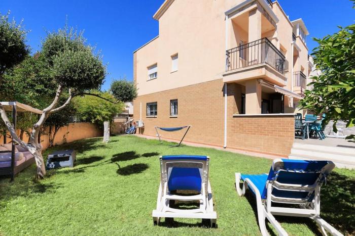 Adosado con jardín en los Xalets de Salou