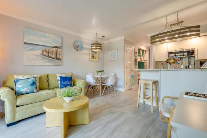 Steps to Galveston Beach Condo with Pool Access