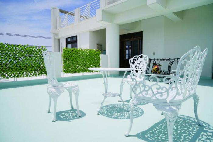 アラハビーチから徒歩3分! コンビニやスーパーまで徒歩1分! Ai House