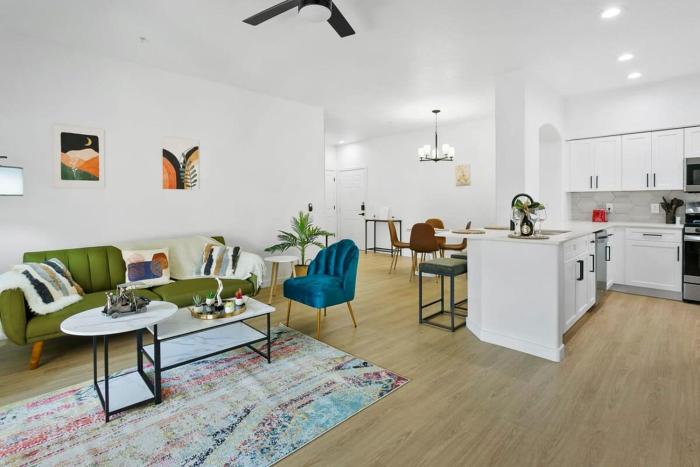 TWO Glendale CozySuites with Pool & Jacuzzi 02&09