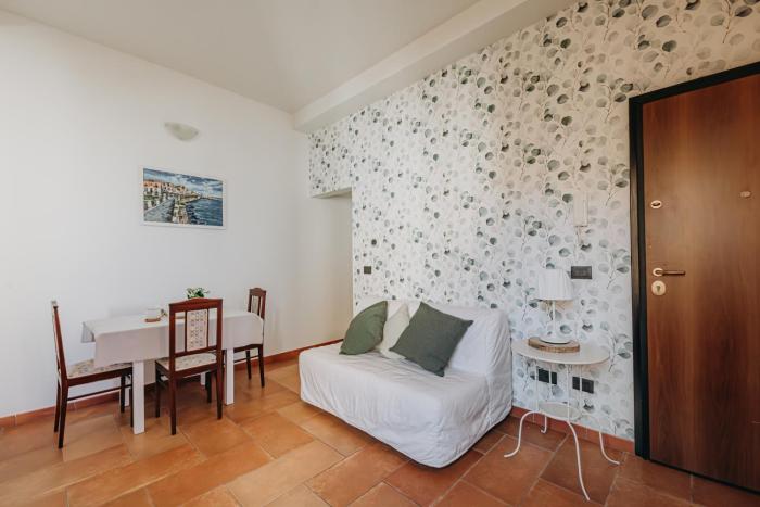 Green Leaves Apartment