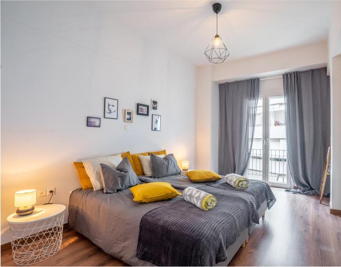 Modern Living - 2 bedroom & 2 bathroom - Greecing
