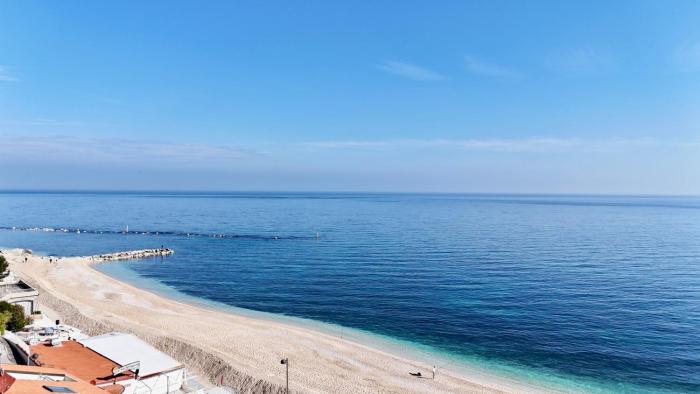 N276 - Numana, bilocale fronte Spiaggiola con piscina