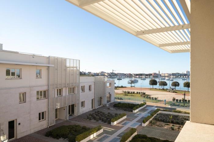 Humagum Sea View Apartment - Garden Palace Umag