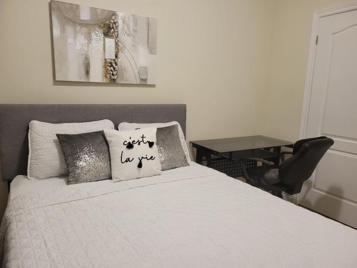 Jack & Jill Private Suite @RoseGlen Place