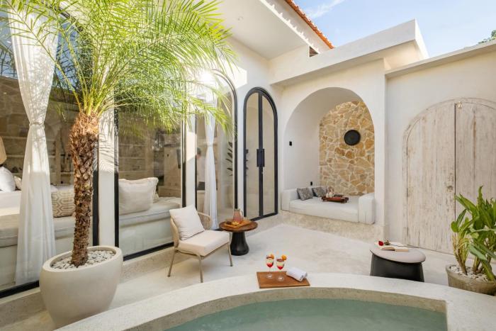 Romantic Stylish Private Pool Villa Amara Suites 1 by Orivista