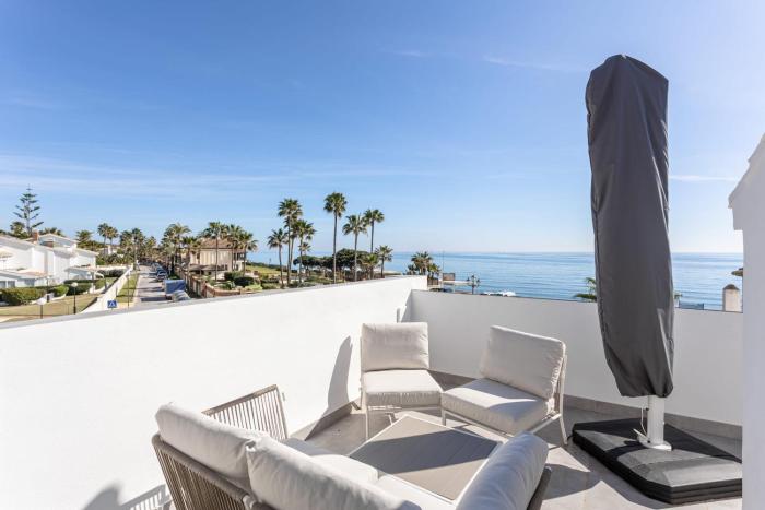 Frontline Beach Townhouse El Rosario- 4 Bedrooms