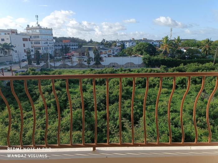 Tudor furnished rooms in an apartment TF1