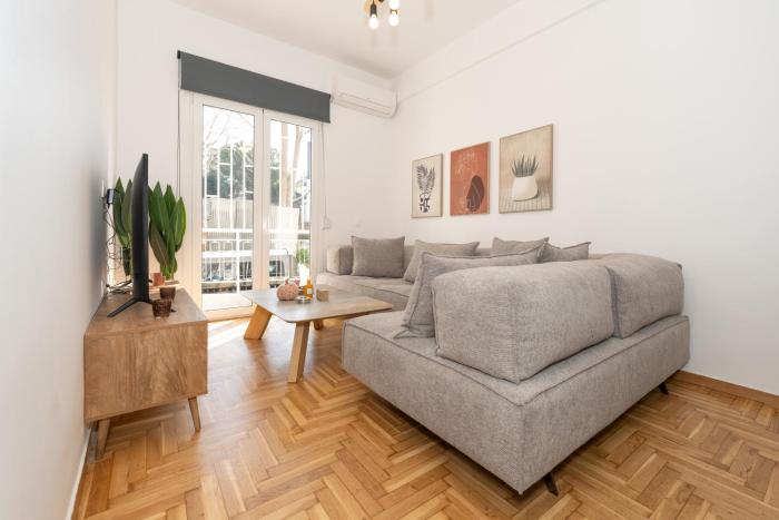 Athenian Gem, Fully Renovated 2 Bedroom Apartment Near Acropolis