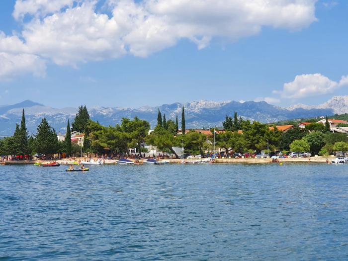 Small apartment near the beach in Gornji Karin