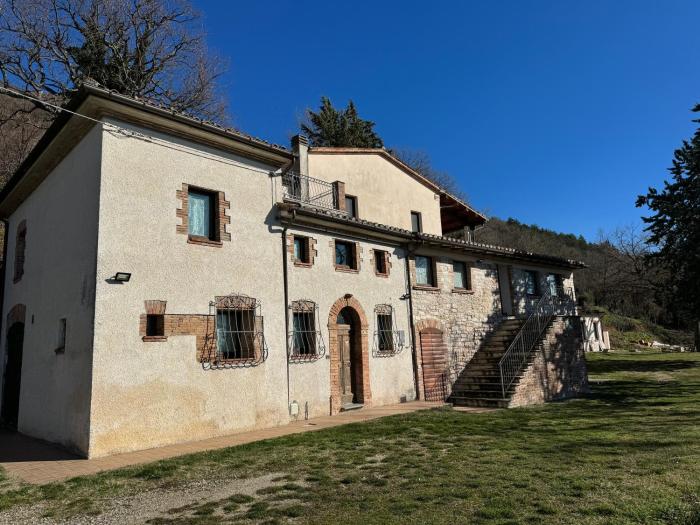 Agriturismo Castelvecchio, Casa Vacanza con piscina a Fabriano
