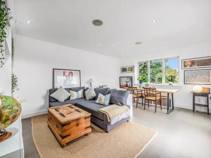 Modern Terrace Apartment in Putney - Pass the Keys