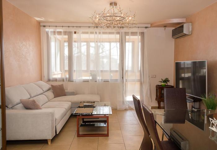 Varna Gem 2BD Flat with Sunny Balcony by Flat Mаnager