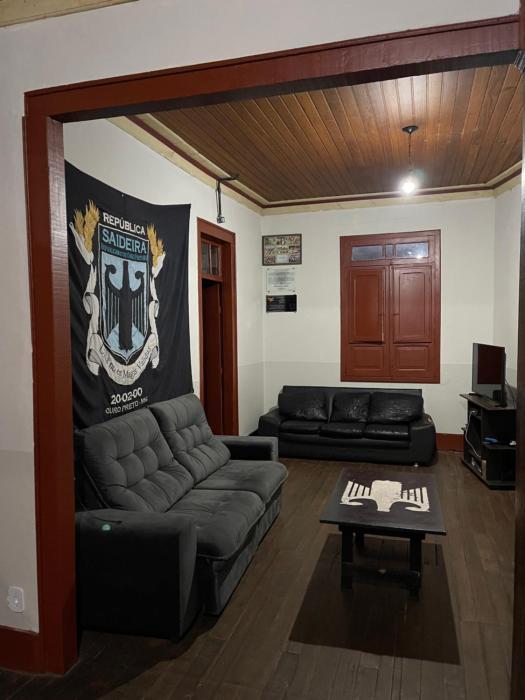 Quarto inteiro, próx ao Centro - República Saideira