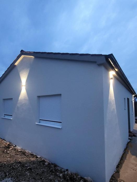 Holiday house with a swimming pool Ljubac, Zadar - 22537