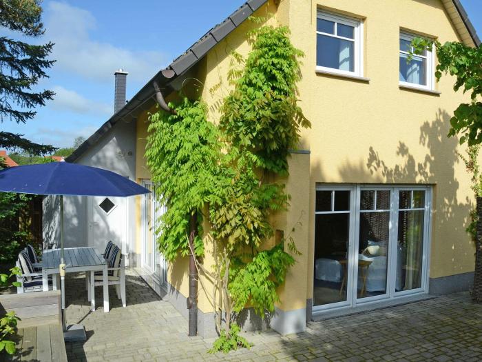 Haus Baabinchen - Ferienhaus mit Kamin und Terrasse
