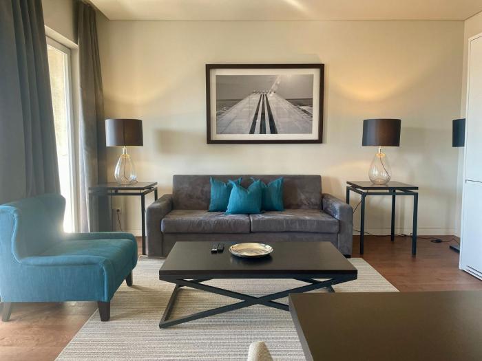 Lisbon Finestay 8 Building apt with balcony and city view