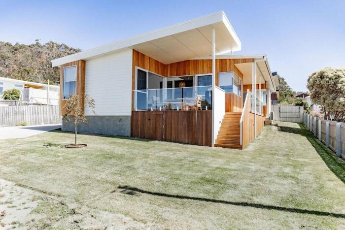 Discover - Ebenezer Bicheno