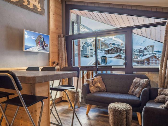 Appartement cosy rénové à Val Thorens - 4 personnes, balcon, proche pistes et commerces - FR-1-637-79