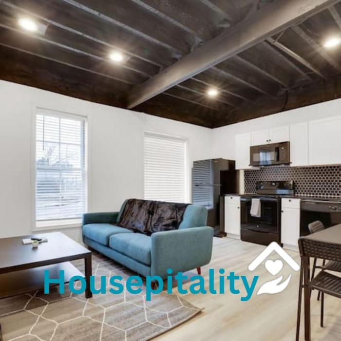 Housepitality - The Neuschwanstein Flat