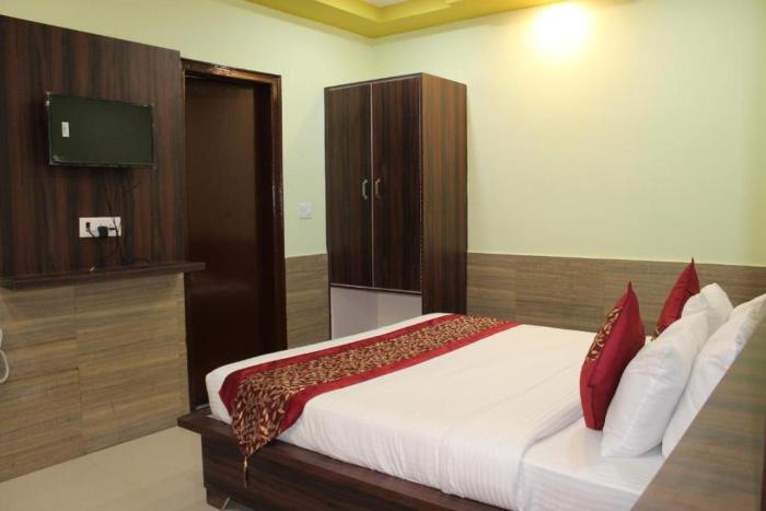 HOTEL DWARKADHEESH