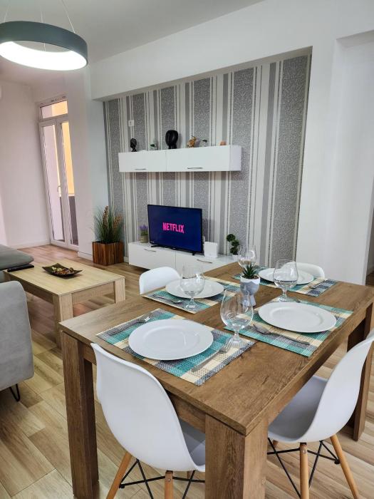 2E Apartment Myslym Shyri