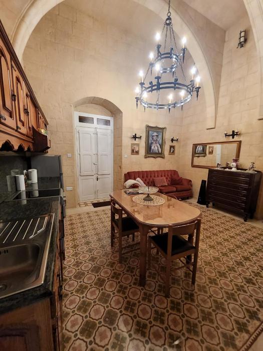 Cozy Corner House in Valletta - Authentic!