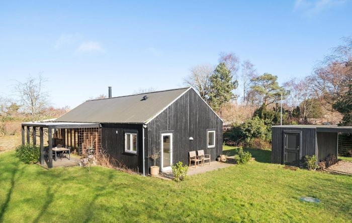 Nice Home In Jægerspris With Kitchen