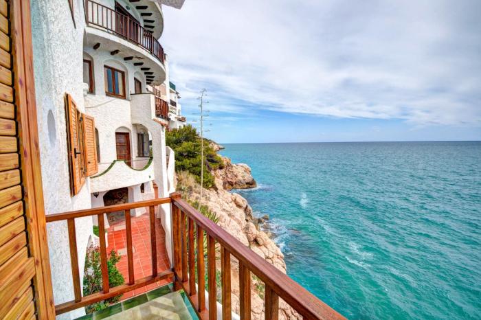 The Magic Sea Front by Hello Homes Sitges
