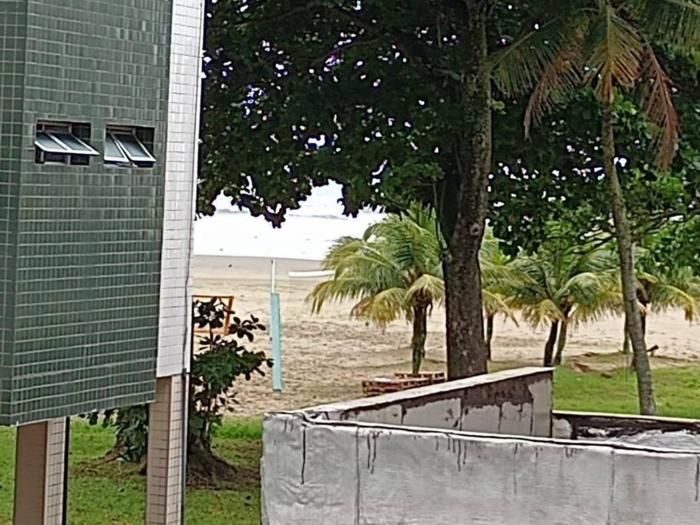 Apartamento à 80 metros da praia