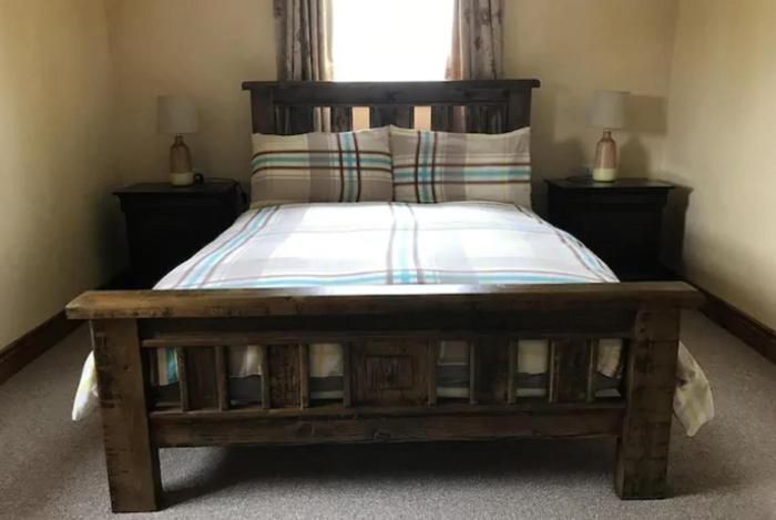 Emly - Cottage - Sleeps 6 - Parking - Garden