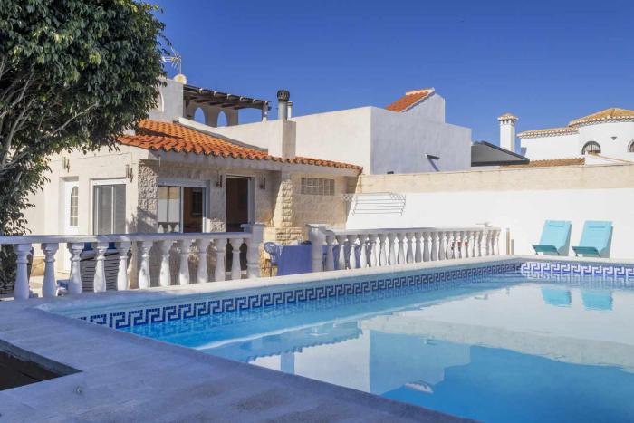 Villa Pink Villacosta - Winter by the sea