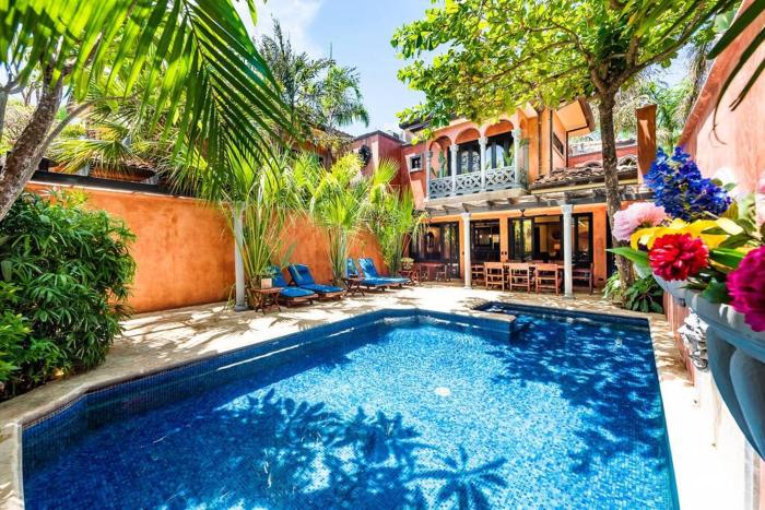 Villas Cerca del Mar 10 3BR Private-Pool Villa