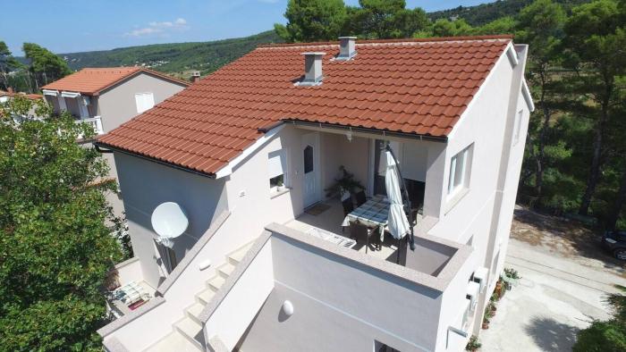 Apartments with parking space Mundanije, Rab - 22552