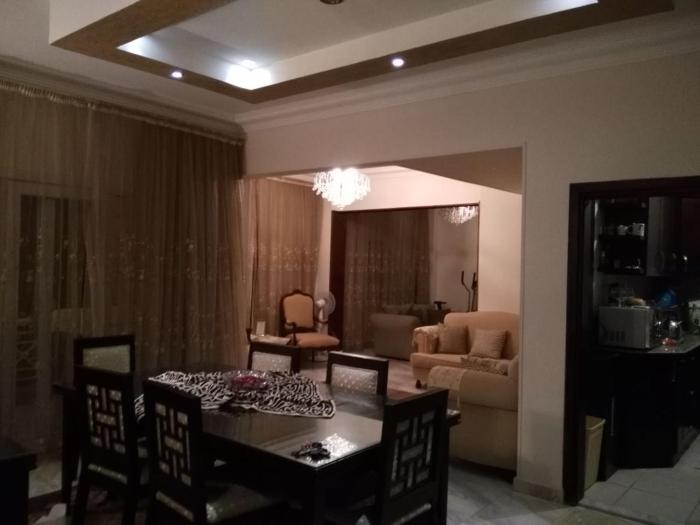 شقة ارضي بحديقة خاصة كمبوند الشيخ زايد