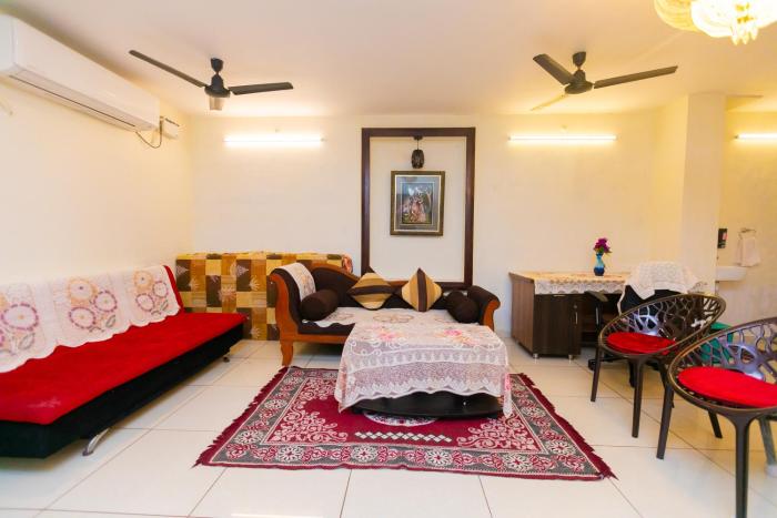 Bay Stays 2BHK Near Rock Beach