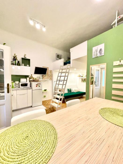 Green Pearl Apartment at St Stephen s Basilica