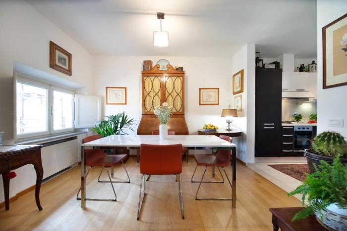 Piazza Bernardini Apartment in Center Town