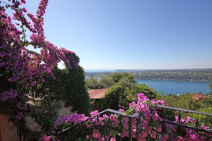 ATTICO AGATA magic lake view