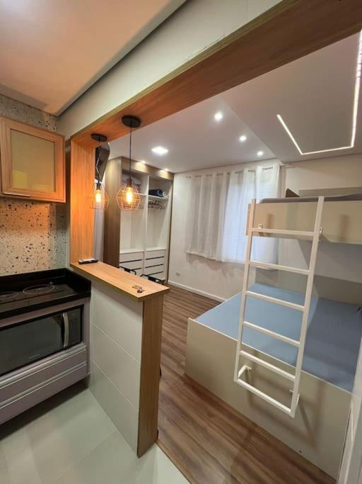 Kitnet - Nova - Canto do Forte - C Sacada.