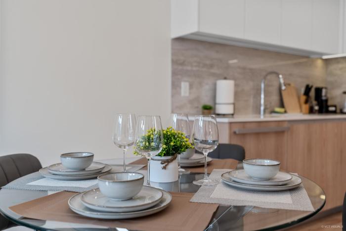 Stylish and Tranquil Retreat in Richmond City Center