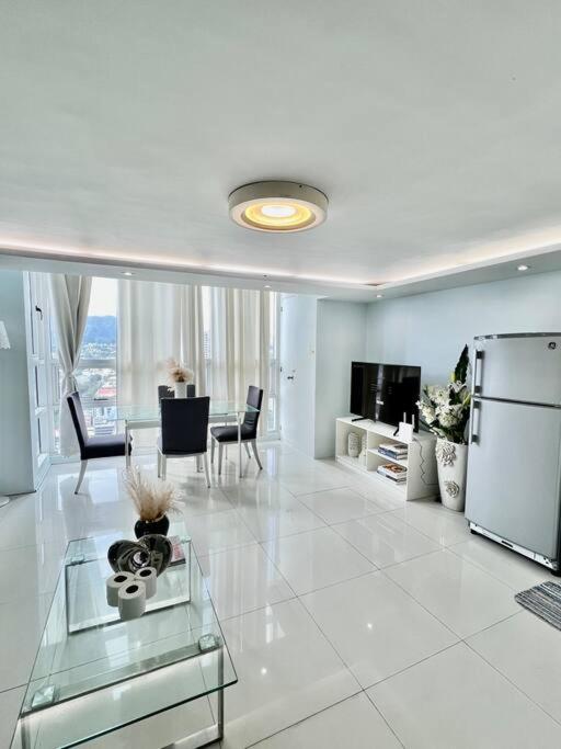 2BR Unit at the Center of Cebu