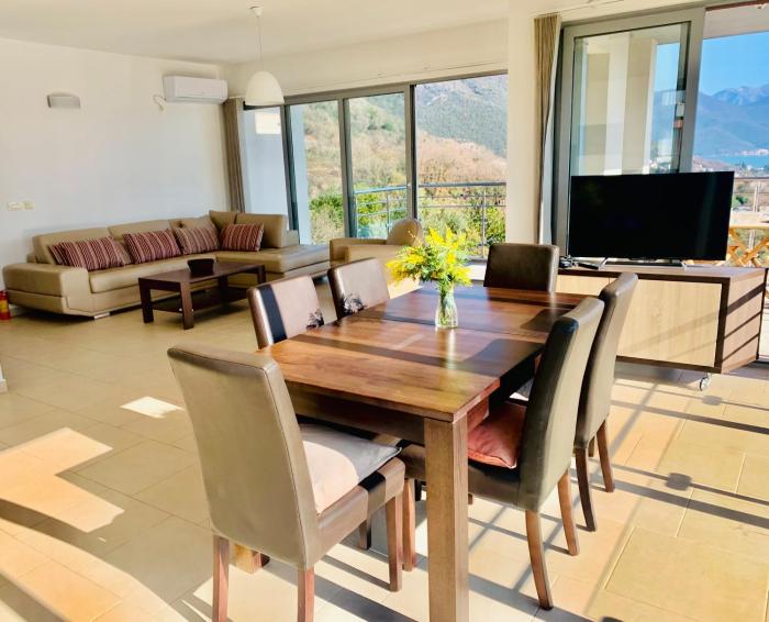 Sunny two bedroom apartment Acacia Hills C3 without pool