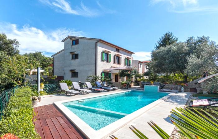 Fantasy Apartment with private pool